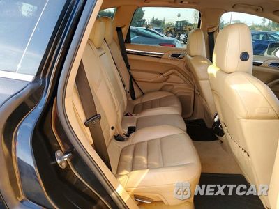 Zdjęcie 11 z 13 samochodu: 2011 PORSCHE CAYENNE S VIN:WP1AB2A2XBLA46994 - miniatura