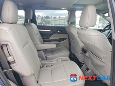 Zdjęcie 11 z 12 samochodu: 2018 TOYOTA HIGHLANDER XLE VIN:5TDKZRFH9JS249833 - miniatura