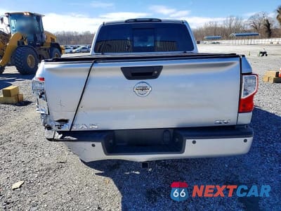 Zdjęcie 6 z 12 samochodu: 2017 NISSAN TITAN SV VIN:1N6AA1E67HN508627 - miniatura