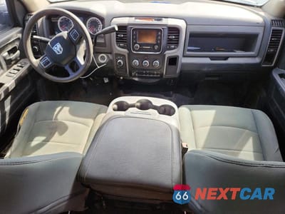 Zdjęcie 8 z 11 samochodu: 2015 RAM 2500 ST FLATBED TRUCK VIN:3C6UR5HJ3FG510386 - miniatura