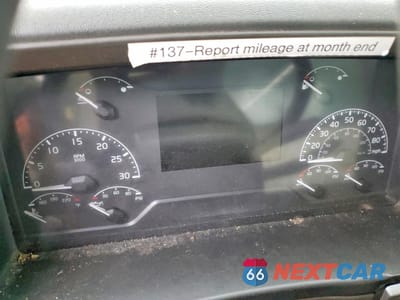 Zdjęcie 8 z 10 samochodu: 2019 VOLVO VHD DUMP TRUCK VIN:4V5K99EH9KN193417 - miniatura