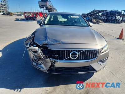 Piąte zdjęcie samochodu w środku: 2019 VOLVO S60 T6 INSCRIPTION VIN:7JRA22TL5KG001138 - miniatura
