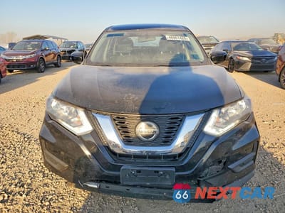 Piąte zdjęcie samochodu w środku: 2018 NISSAN ROGUE S VIN:KNMAT2MV3JP537578 - miniatura