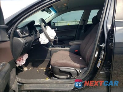Zdjęcie 7 z 12 samochodu: 2020 KIA OPTIMA LX VIN:5XXGT4L37LG412003 - miniatura