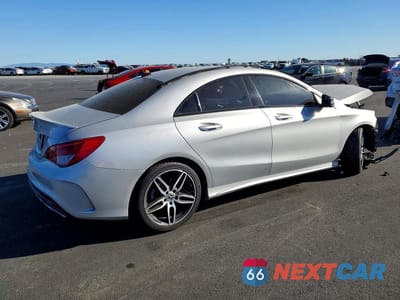 Trzecie zdjęcie samochodu z tyłu: 2019 MERCEDES-BENZ CLA 250 VIN:WDDSJ4EB8KN712971 - miniatura