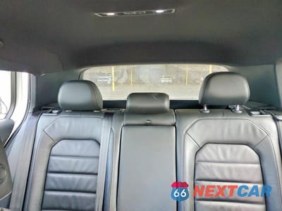 Zdjęcie 10 z 13 samochodu: 2016 VOLKSWAGEN GOLF R VIN:WVWUF7AU0GW239050 - miniatura