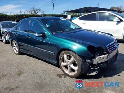 Czwarte zdjęcie samochodu z boku: 2005 MERCEDES-BENZ C 230K SPORT SEDAN VIN:WDBRF40J25F645046 - miniatura