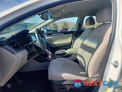 Zdjęcie 7 z 12 samochodu: 2019 HYUNDAI SONATA SEL VIN:5NPE34AF9KH733175 - miniatura