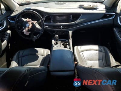 Zdjęcie 8 z 13 samochodu: 2020 BUICK ENCLAVE ESSENCE VIN:5GAERBKW4LJ181032 - miniatura