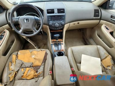 Zdjęcie 8 z 12 samochodu: 2003 HONDA ACCORD EX VIN:1HGCM66573A017031 - miniatura