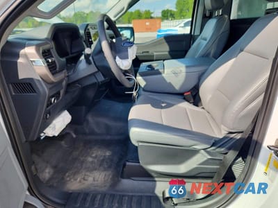 Zdjęcie 7 z 12 samochodu: 2024 FORD F150 XL VIN:1FTMF1KP1RKF08530 - miniatura