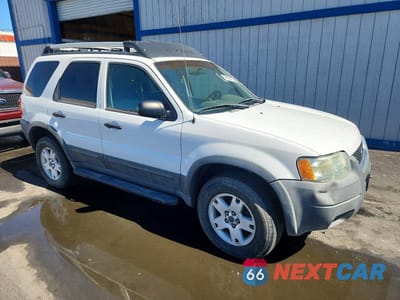 Czwarte zdjęcie samochodu z boku: 2004 FORD ESCAPE XLT VIN:1FMYU031X4KA98214 - miniatura