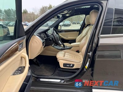 Zdjęcie 8 z 14 samochodu: 2018 BMW X3 XDRIVE30I VIN:5UXTR9C59JLC75432 - miniatura