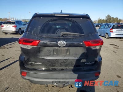 Zdjęcie 6 z 14 samochodu: 2018 TOYOTA HIGHLANDER XLE VIN:5TDJZRFH9JS858089 - miniatura