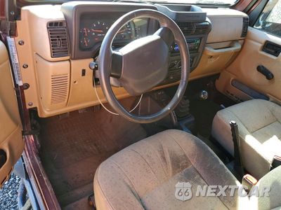 Zdjęcie 8 z 12 samochodu: 2001 JEEP WRANGLER / TJ SE VIN:1J4FA29P41P308973 - miniatura