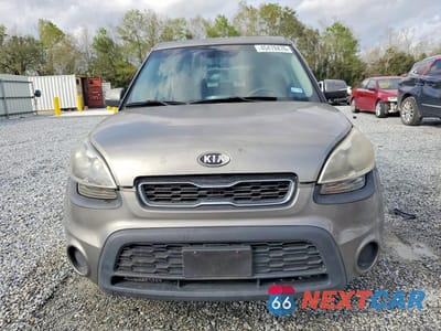 Piąte zdjęcie samochodu w środku: 2012 KIA SOUL + VIN:KNDJT2A62C7404553 - miniatura
