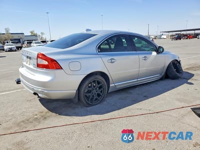 Trzecie zdjęcie samochodu z tyłu: 2015 VOLVO S80 PREMIER+ VIN:YV1902MC7F1182929 - miniatura