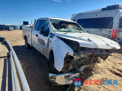 Czwarte zdjęcie samochodu z boku: 2019 FORD F-250 VIN:1FT7X2B6XKEG07018 - miniatura
