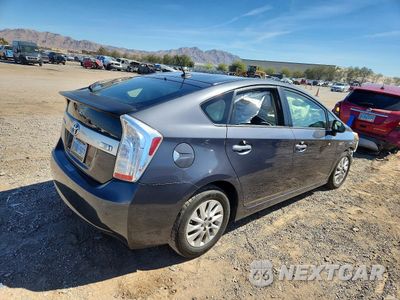 Trzecie zdjęcie samochodu z tyłu: 2014 TOYOTA PRIUS PLUG-IN HYBRID BASE VIN:JTDKN3DPXE3055001 - miniatura