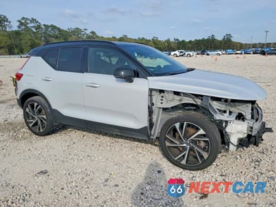 Czwarte zdjęcie samochodu z boku: 2021 VOLVO XC40 T5 R-DESIGN VIN:YV4162UM0M2483394 - miniatura