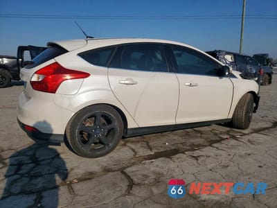 Trzecie zdjęcie samochodu z tyłu: 2014 FORD FOCUS TITANIUM VIN:1FADP3N27EL199827 - miniatura