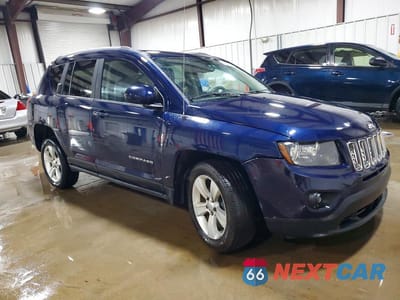 Czwarte zdjęcie samochodu z boku: 2016 JEEP COMPASS LATITUDE VIN:1C4NJDEB6GD588011 - miniatura