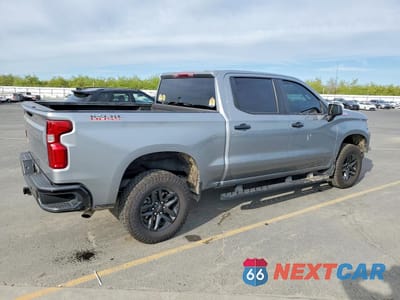 Trzecie zdjęcie samochodu z tyłu: 2023 CHEVROLET SILVERADO K1500 LT TRAIL BOSS VIN:3GCPDFEK4PG251450 - miniatura