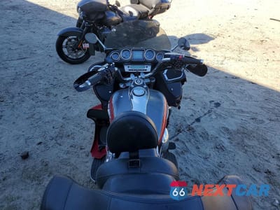Zdjęcie 6 z 9 samochodu: 2014 KAWASAKI VN1700 B VIN:JKBVNRB13EA008389 - miniatura