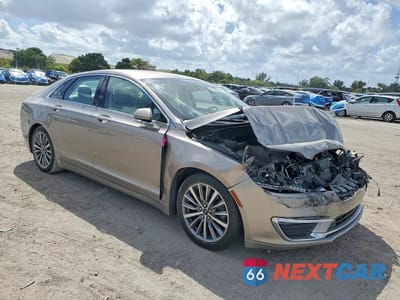 Czwarte zdjęcie samochodu z boku: 2019 LINCOLN MKZ VIN:3LN6L5A98KR619133 - miniatura