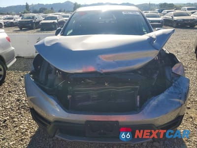 Piąte zdjęcie samochodu w środku: 2018 HONDA CR-V LX VIN:2HKRW5H34JH406546 - miniatura