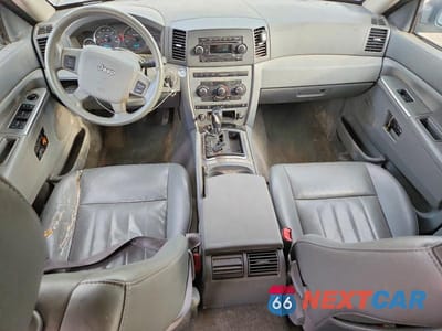 Zdjęcie 8 z 13 samochodu: 2007 JEEP GRAND CHEROKEE LAREDO VIN:1J8GR48K17C505211 - miniatura