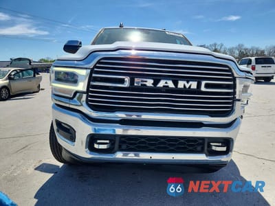 Piąte zdjęcie samochodu w środku: 2022 RAM 2500 LARAMIE VIN:3C6UR5FL7NG412142 - miniatura