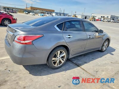 Trzecie zdjęcie samochodu z tyłu: 2015 NISS ALTIMA SV VIN:1N4AL3AP0FC236086 - miniatura