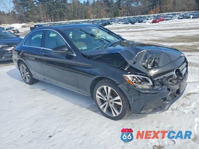 Czwarte zdjęcie samochodu z boku: 2018 MERCEDES-BENZ C 300 4MATIC VIN:WDDWF4KB9JR413374 - miniatura