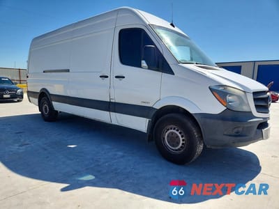 Czwarte zdjęcie samochodu z boku: 2014 MERCEDES BENZ SPRINTER 2500 VIN:WD3PE8CC5E5882808 - miniatura