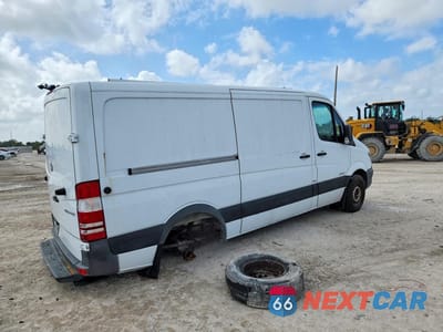 Trzecie zdjęcie samochodu z tyłu: 2016 MERCEDES BENZ SPRINTER 2500 VIN:WD3PE7DD8GP197968 - miniatura