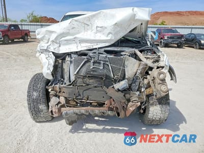 Piąte zdjęcie samochodu w środku: 2005 CHEVROLET SILVERADO FLATBED TRUCK VIN:1GCHK24U65E234689 - miniatura