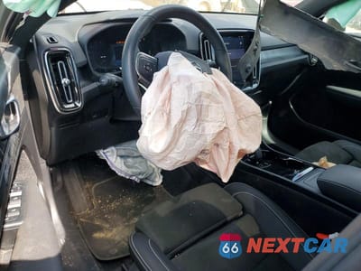 Zdjęcie 8 z 12 samochodu: 2023 VOLVO C40 RECHARGE ULTIMATE VIN:YV4ED3GM9P2045096 - miniatura