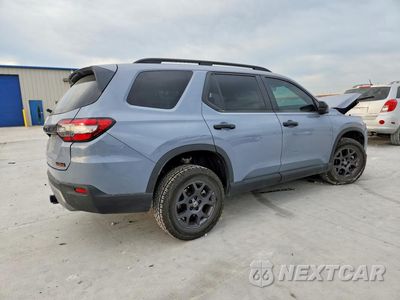Trzecie zdjęcie samochodu z tyłu: 2025 HONDA PILOT TRAILSPORT VIN:5FNYG1H66SB119009 - miniatura