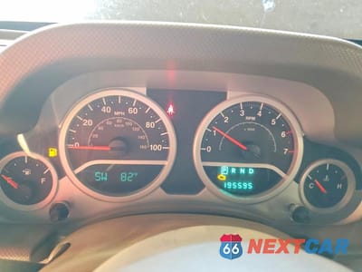 Zdjęcie 9 z 11 samochodu: 2007 JEEP WRANGLER SAHARA VIN:1J4GB59197L208334 - miniatura