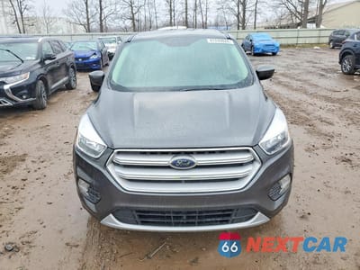 Piąte zdjęcie samochodu w środku: 2019 FORD ESCAPE SE VIN:1FMCU9GDXKUA43864 - miniatura