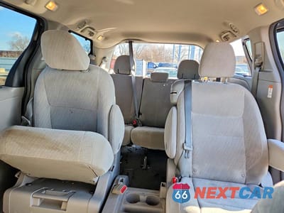 Zdjęcie 10 z 13 samochodu: 2017 TOYOTA SIENNA LE 8-PASSENGER VIN:5TDKZ3DC7HS878196 - miniatura