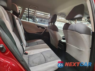 Zdjęcie 11 z 13 samochodu: 2021 TOYOTA RAV4 HYBRID XLE VIN:JTMRWRFV6MD133857 - miniatura