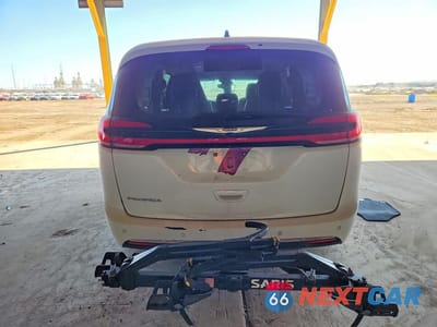 Zdjęcie 6 z 13 samochodu: 2023 CHRYSLER PACIFICA TOURING L VIN:2C4RC1BG1PR575318 - miniatura