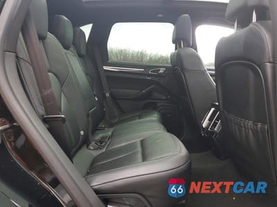 Zdjęcie 11 z 13 samochodu: 2014 PORSCHE CAYENNE S VIN:WP1AB2A28ELA55133 - miniatura