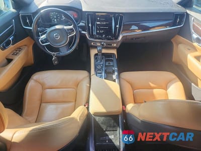 Zdjęcie 8 z 12 samochodu: 2018 VOLVO S90 T6 MOMENTUM VIN:LVY992MK7JP021210 - miniatura