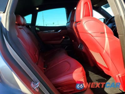 Zdjęcie 11 z 12 samochodu: 2019 MASERATI LEVANTE S SPORT VIN:ZN661YUS0KX323555 - miniatura