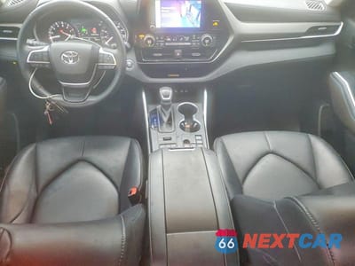 Zdjęcie 8 z 11 samochodu: 2023 TOYOTA HIGHLANDER XLE VIN:5TDKDRBH3PS508720 - miniatura