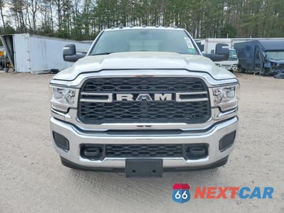 Piąte zdjęcie samochodu w środku: 2024 RAM 3500 TRADESMAN VIN:3C63RRGL2RG404571 - miniatura