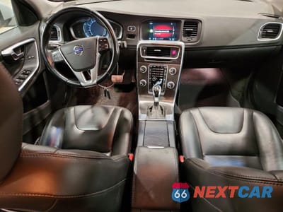Zdjęcie 8 z 13 samochodu: 2015 VOLVO V60 PREMIER VIN:YV1612SK2F1228581 - miniatura